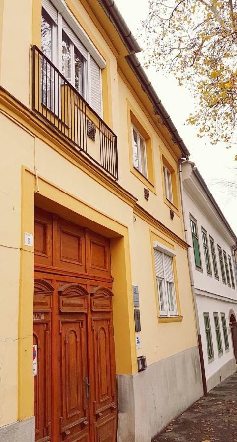 Foglal-Lak Apartman Eger Ngoại thất bức ảnh